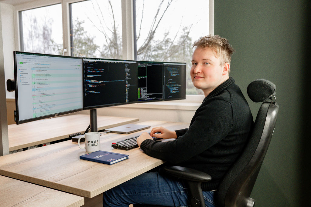 meekijken met een collega in de back-end